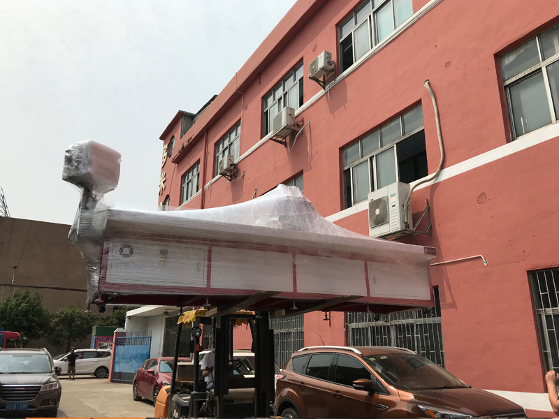 家具方管熱熔機床,專車發(fā)往山海