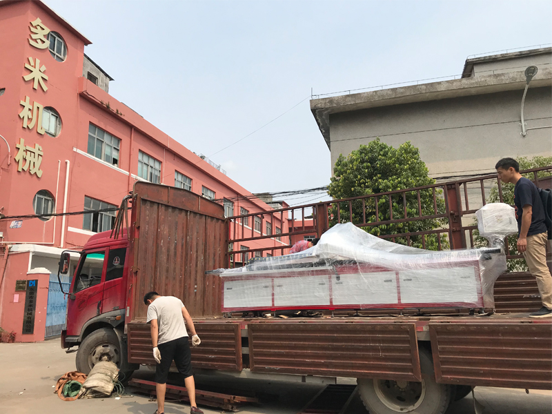 家具方管熱熔機床,專車發(fā)往山海